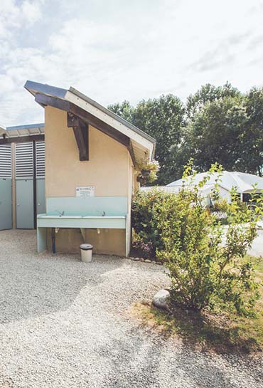 Camping Les Rioms : réservation mobil home à Barrou (37) près de La Roche-Posay (86)